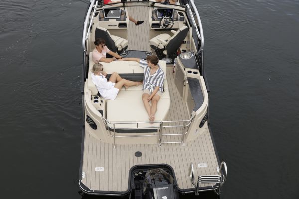 Sylvan Pontoon Boat G-3 CLZ DC