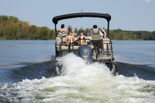 Sylvan Pontoon Boat L5 CLZ 