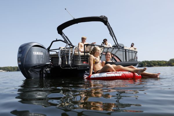 Sylvan Pontoon Boat L5 CLZ 