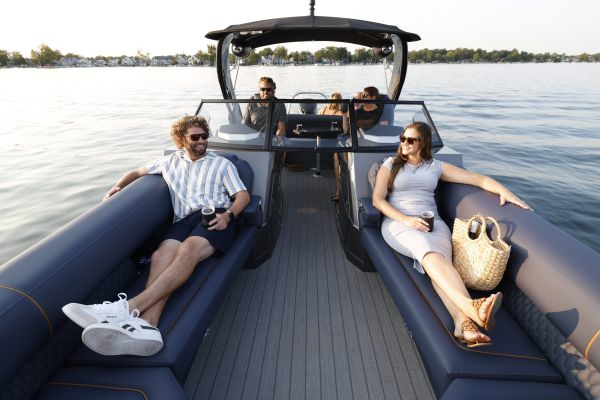 Sylvan Pontoon Boat M5 CLZ DC