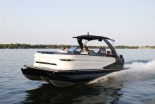 Sylvan Pontoon Boat M5 CLZ DC