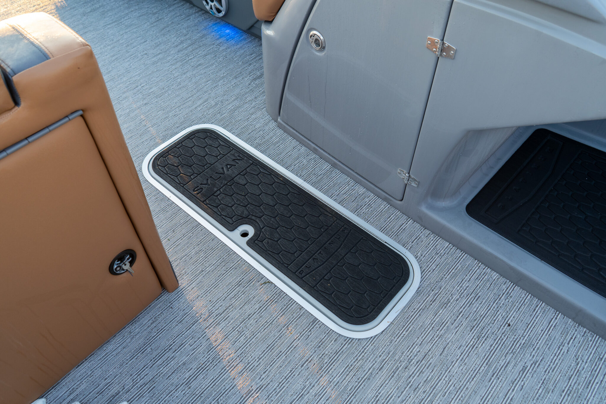 L-Series Platinum In-floor Storage