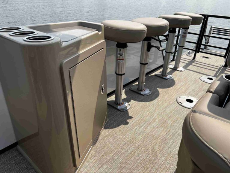 L5 DLZ Bar Sylvan Marine Pontoon Boat