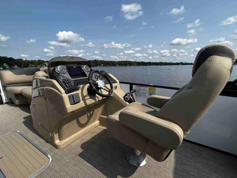 L5 DLZ Bar Sylvan Marine Pontoon Boat