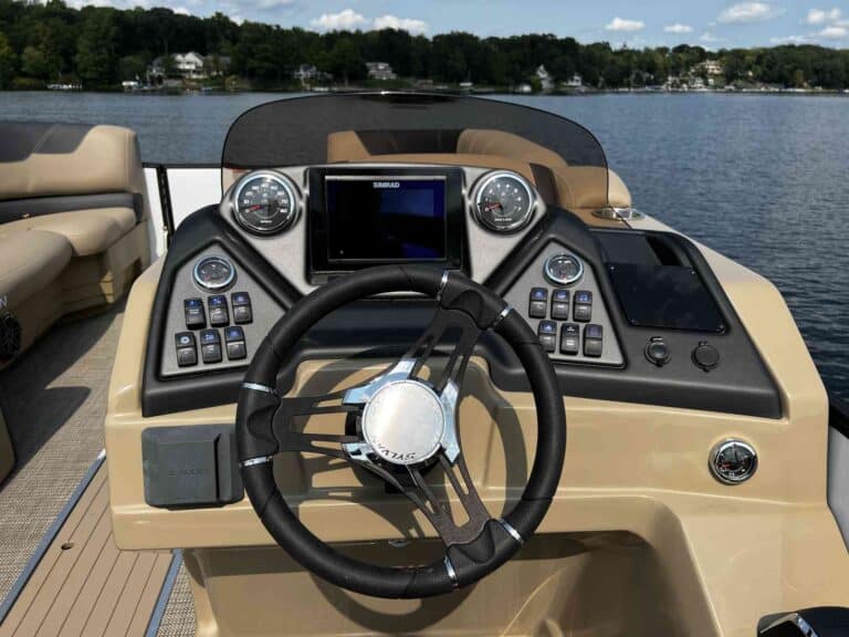 L5 DLZ Bar Sylvan Marine Pontoon Boat