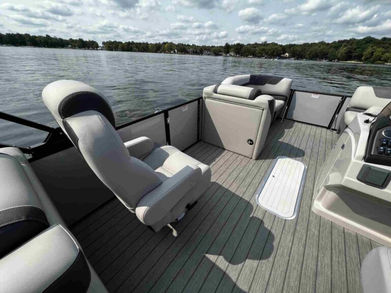 L3 LZ Sylvan Marine Pontoon Boat