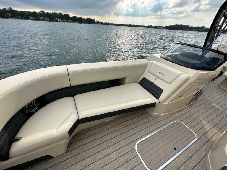 Sylvan Pontoon Boat G-5 CLZ