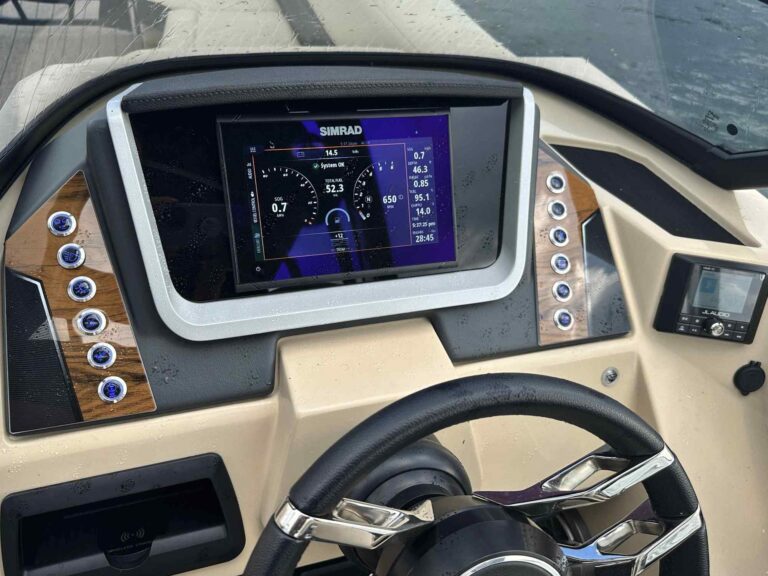 Sylvan Pontoon Boat G-5 CLZ