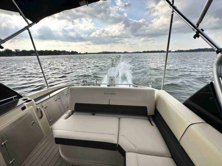 Sylvan Pontoon Boat G-5 CLZ