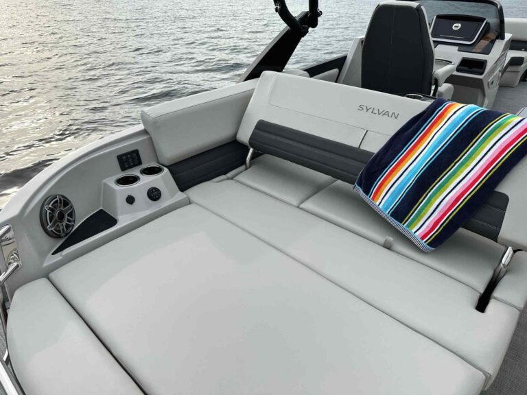 Sylvan Pontoon Boat G-5 CLZ