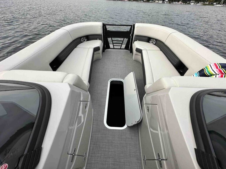 Sylvan Pontoon Boat G-5 CLZ