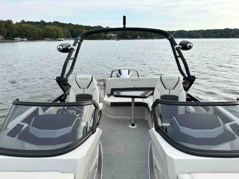 Sylvan Pontoon Boat G-5 CLZ