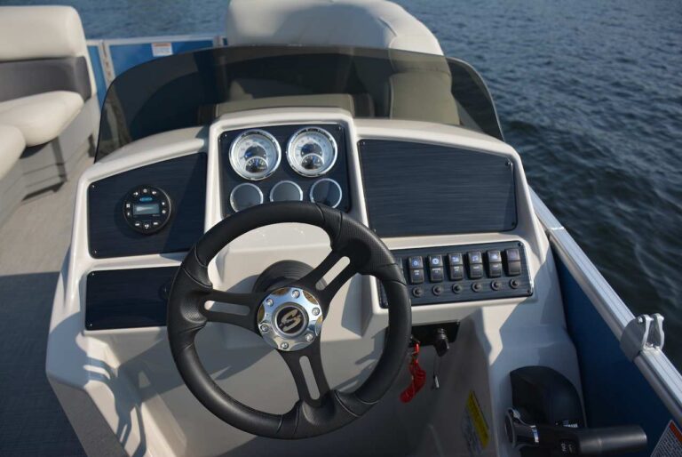 Mirage 8522 Party Fish Sylvan Marine Pontoon Boat