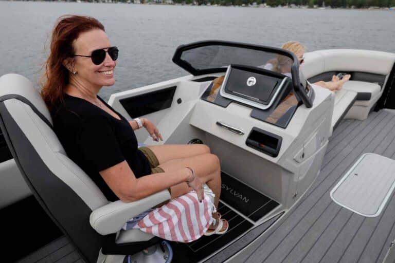 Sylvan Pontoon Boat G-5 LZ