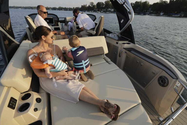 Sylvan Pontoon Boat G-5 CLZ