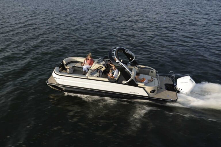 Sylvan Pontoon Boat G-5 CLZ DC