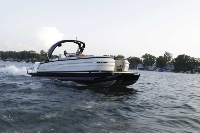 Sylvan Pontoon Boat G-5 CLZ DC