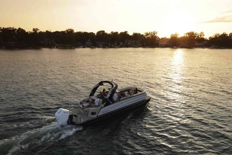 Sylvan Pontoon Boat G-5 CLZ DC