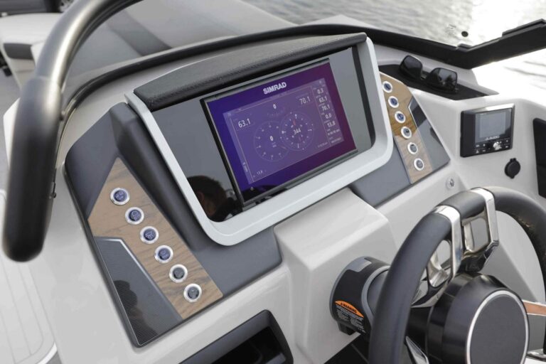 Sylvan Pontoon Boat G-5 CLZ