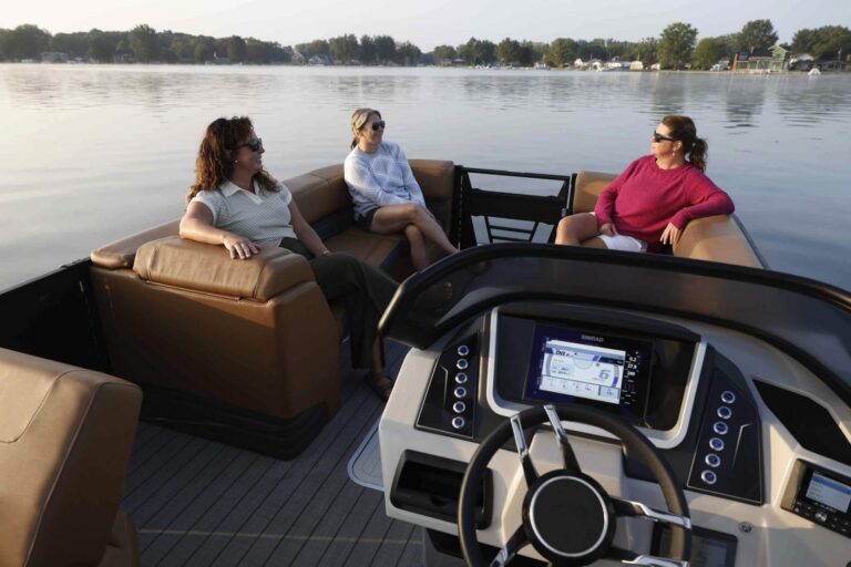 Sylvan Pontoon Boat G-5 CLZ